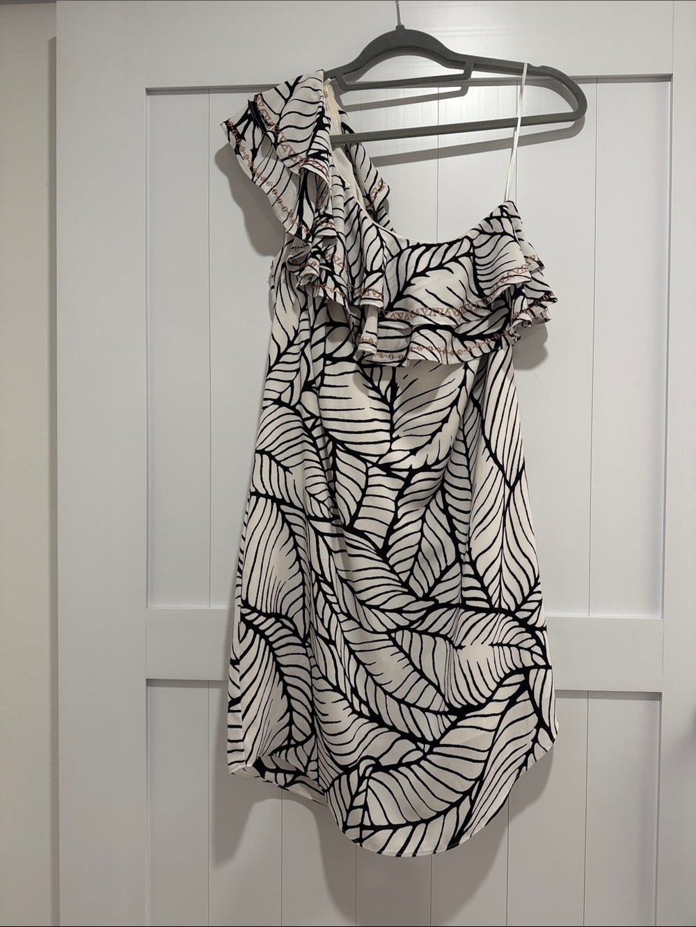 Apt. 9 One-Shoulder Ruffle Leaf Print Dress in Cream and Black